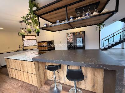Casa de 4 alcobas en venta en San Jose De Bavaria, Bogotá, 800 m² · foto 13 de 14