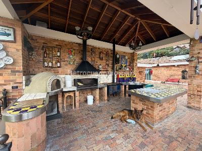 Casa de 4 alcobas en venta en San Jose De Bavaria, Bogotá · foto 14 de 16