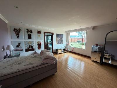 Casa de 4 alcobas en venta en San Jose De Bavaria, Bogotá · foto 4 de 16