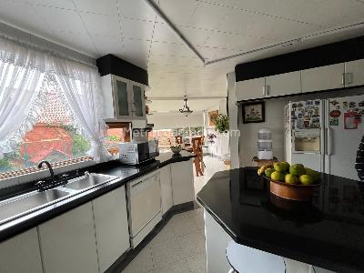 Casa de 4 alcobas en venta en San Jose De Bavaria, Bogotá, 850 m² · foto 2 de 16