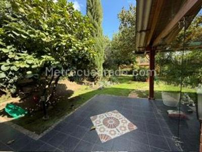 Casa de 4 alcobas en venta en San Jose De Bavaria, Bogotá, 1100 m² · foto 14 de 15