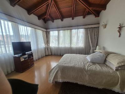Casa de 4 alcobas en venta en San Jose De Bavaria, Bogotá, 800 m² · foto 2 de 10
