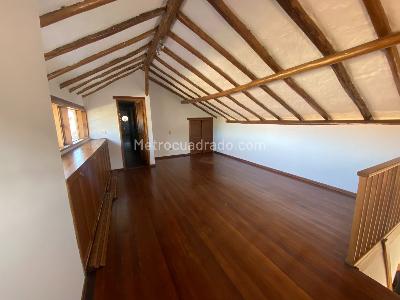 Casa de 4 alcobas en venta en San Jose De Bavaria, Bogotá, 650 m² · foto 3 de 19