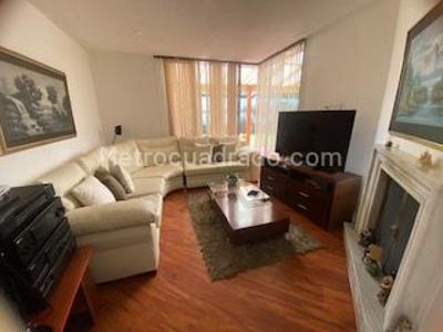 Casa de 4 alcobas en venta en San Jose De Bavaria, Bogotá, 800 m² · foto 10 de 20