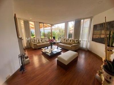 Casa de 4 alcobas en venta en San Jose De Bavaria, Bogotá, 800 m² · foto 6 de 20