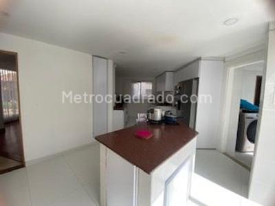 Casa de 4 alcobas en venta en San Jose De Bavaria, Bogotá, 800 m² · foto 7 de 20