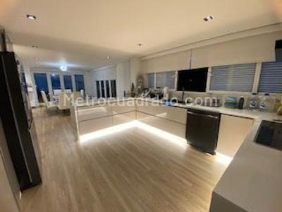 Casa de 4 alcobas en arriendo en San Jose De Bavaria, Bogotá, 800 m² · foto 8 de 15