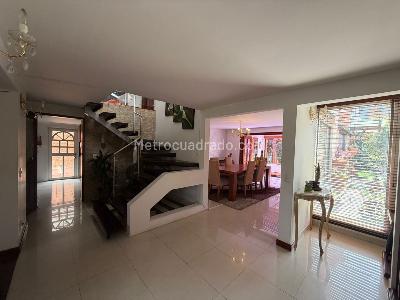 Casa de 3 alcobas en venta en San Jose De Bavaria, Bogotá, 886 m² · foto 13 de 19