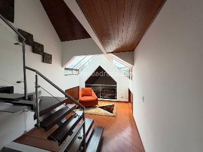 Casa de 3 alcobas en venta en San Jose De Bavaria, Bogotá, 886 m² · foto 2 de 19
