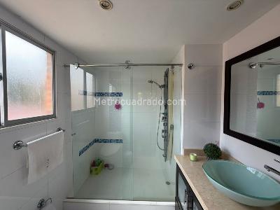Casa de 3 alcobas en venta en San Jose De Bavaria, Bogotá, 886 m² · foto 3 de 19