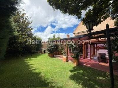 Casa de 3 alcobas en venta en San Jose De Bavaria, Bogotá, 886 m² · foto 7 de 19