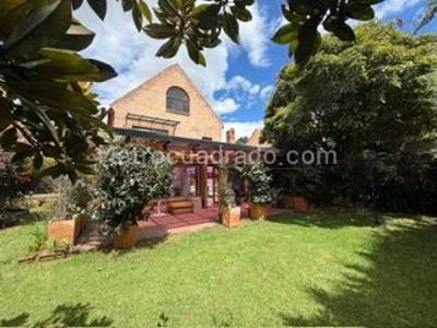 Casa de 3 alcobas en venta en San Jose De Bavaria, Bogotá, 886 m² · foto 8 de 19