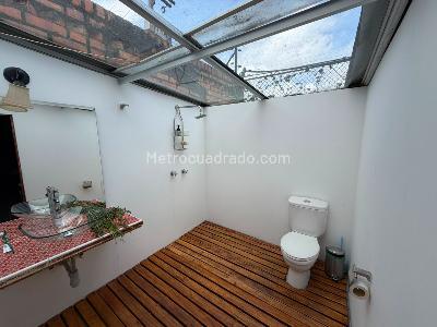 Casa de 4 alcobas en venta en San Jose De Bavaria, Bogotá, 600 m² · foto 2 de 20