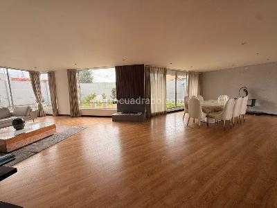 Casa de 4 alcobas en venta en San Jose De Bavaria, Bogotá, 800 m² · foto 18 de 19