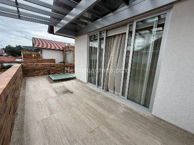 Casa de 4 alcobas en venta en San Jose De Bavaria, Bogotá, 800 m² · foto 2 de 19
