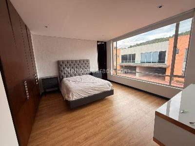 Casa de 4 alcobas en venta en San Jose De Bavaria, Bogotá, 800 m² · foto 3 de 19
