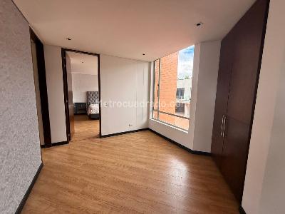 Casa de 4 alcobas en venta en San Jose De Bavaria, Bogotá, 800 m² · foto 4 de 19