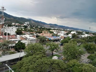 Apartamento en venta en Prados Del Norte, Cali · foto 8 de 17