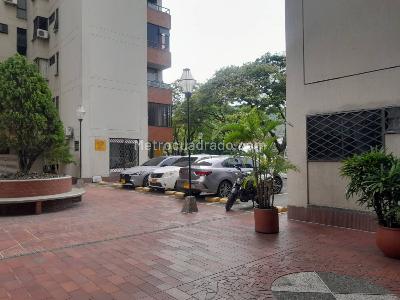 Apartamento en venta en Prados Del Norte, Cali · foto 15 de 17