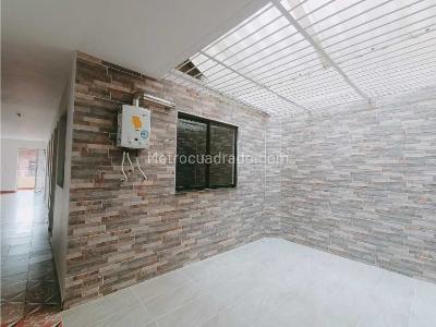 Casa de 4 alcobas en arriendo en Envigado, Envigado, 120 m² · foto 2 de 20