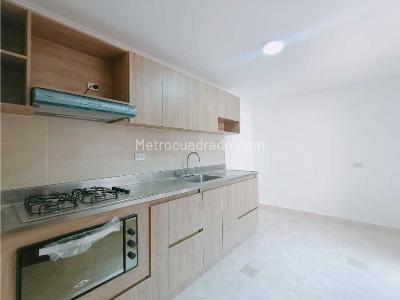 Casa de 5 alcobas en venta en La América, Medellín, 170 m² · foto 2 de 20