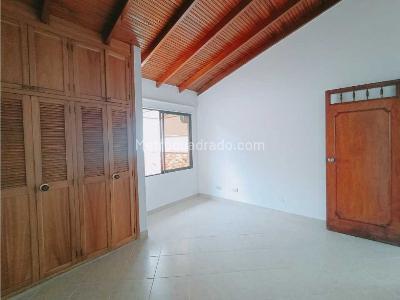 Casa de 5 alcobas en venta en La América, Medellín, 170 m² · foto 4 de 20