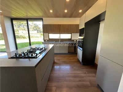 Casa de 3 alcobas en arriendo en Las Palmas, Medellín, 1750 m² · foto 6 de 20