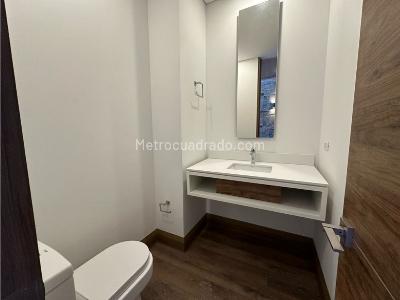 Casa de 3 alcobas en arriendo en Las Palmas, Medellín, 1750 m² · foto 10 de 20