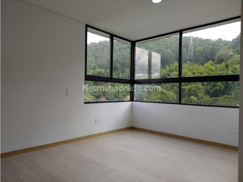 Modern 3BR Apartment with Mountain View in Las Palmas - 3