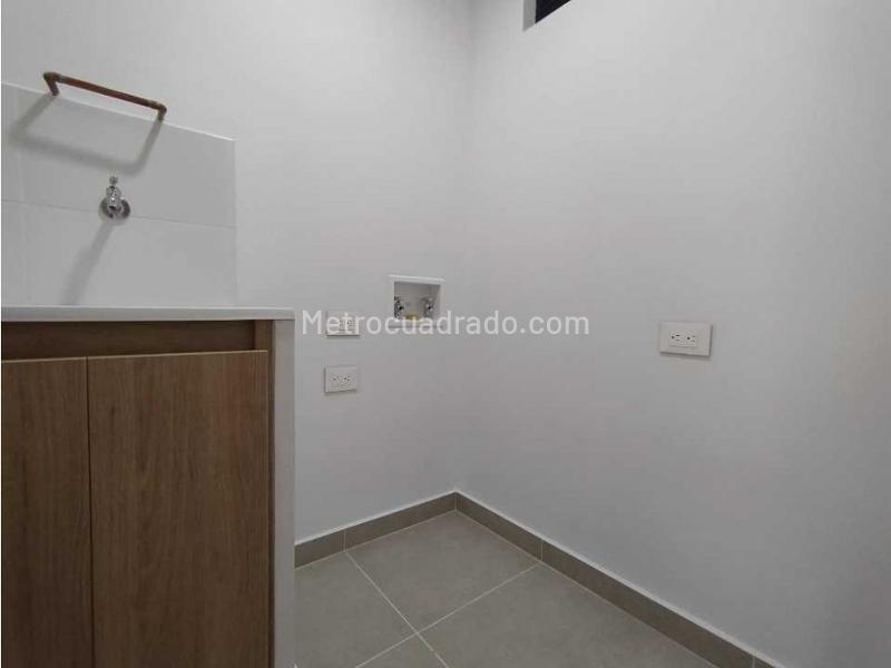 Modern 3BR Apartment with Mountain View in Las Palmas - 7