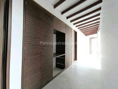 Casa de 5 alcobas en arriendo en Loma Del Escobero, Envigado, 400 m² · foto 7 de 20
