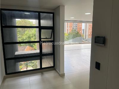 Apartamento de 3 alcobas en venta en El Tesoro, Medellín, 230 m² · foto 3 de 20