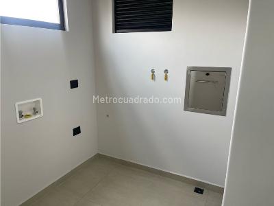 Apartamento de 3 alcobas en venta en El Tesoro, Medellín, 230 m² · foto 10 de 20