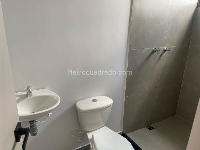 Apartamento de 3 alcobas en venta en El Tesoro, Medellín, 230 m² · foto 12 de 20