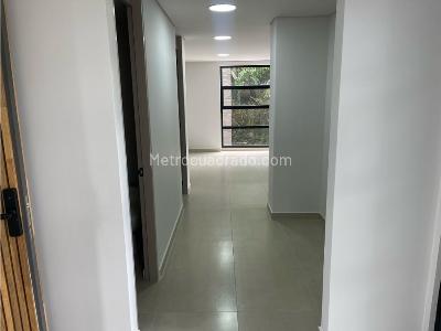 Apartamento de 3 alcobas en venta en El Tesoro, Medellín, 230 m² · foto 13 de 20