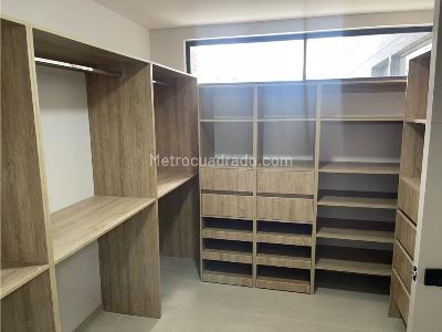 Apartamento de 3 alcobas en venta en El Tesoro, Medellín, 230 m² · foto 18 de 20