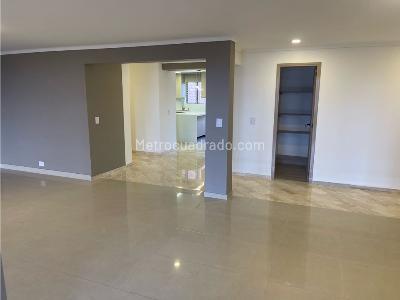 Apartamento de 3 alcobas en venta en Los Balsos, Medellín, 278 m² · foto 10 de 20