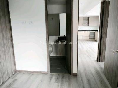 Apartamento de 2 alcobas en venta en El Poblado, Medellín, 64 m² · foto 12 de 20