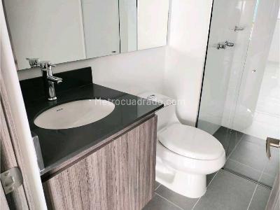 Apartamento de 2 alcobas en venta en El Poblado, Medellín, 64 m² · foto 18 de 20