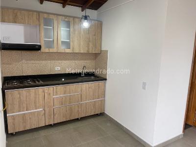 Apartamento de 3 alcobas en venta en La Milagrosa, Medellín, 98 m² · foto 11 de 17