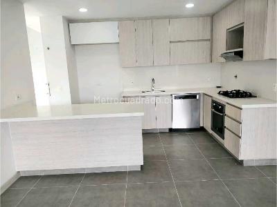 Apartamento de 3 alcobas en venta en Loma Del Escobero, Envigado, 145 m² · foto 1 de 20