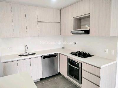 Apartamento de 3 alcobas en venta en Loma Del Escobero, Envigado, 145 m² · foto 2 de 20