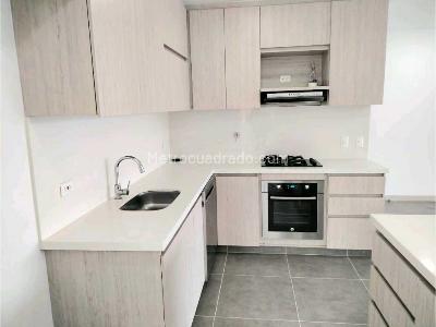 Apartamento de 3 alcobas en venta en Loma Del Escobero, Envigado, 145 m² · foto 3 de 20