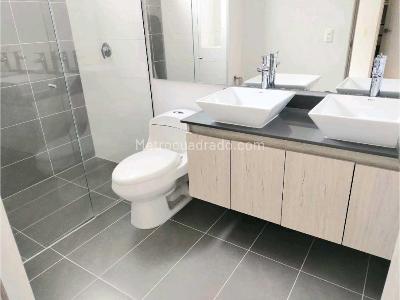 Apartamento de 3 alcobas en venta en Loma Del Escobero, Envigado, 145 m² · foto 18 de 20