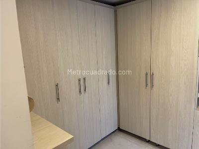 Apartamento de 3 alcobas en venta en Los Naranjos, Medellín, 225 m² · foto 4 de 20