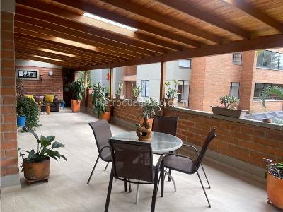 Apartamento de 3 alcobas en venta en Los Naranjos, Medellín, 225 m² · foto 15 de 20