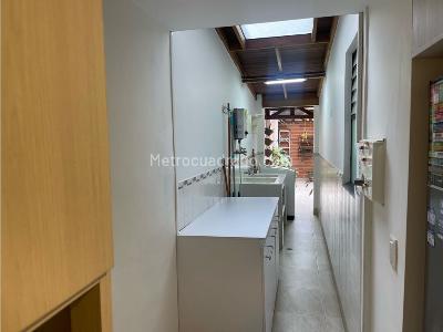 Apartamento de 3 alcobas en venta en Los Naranjos, Medellín, 225 m² · foto 17 de 20