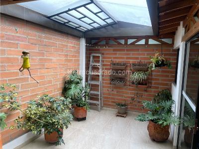 Apartamento de 3 alcobas en venta en Los Naranjos, Medellín, 225 m² · foto 19 de 20