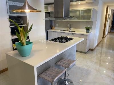 Apartamento de 3 alcobas en venta en Los Naranjos, Medellín, 225 m² · foto 2 de 20