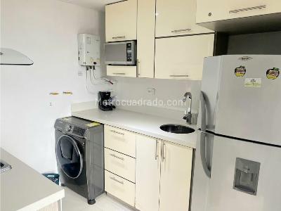 Apartaestudio en venta en El Diamante No. 2, Medellín, 32 m² · foto 2 de 14